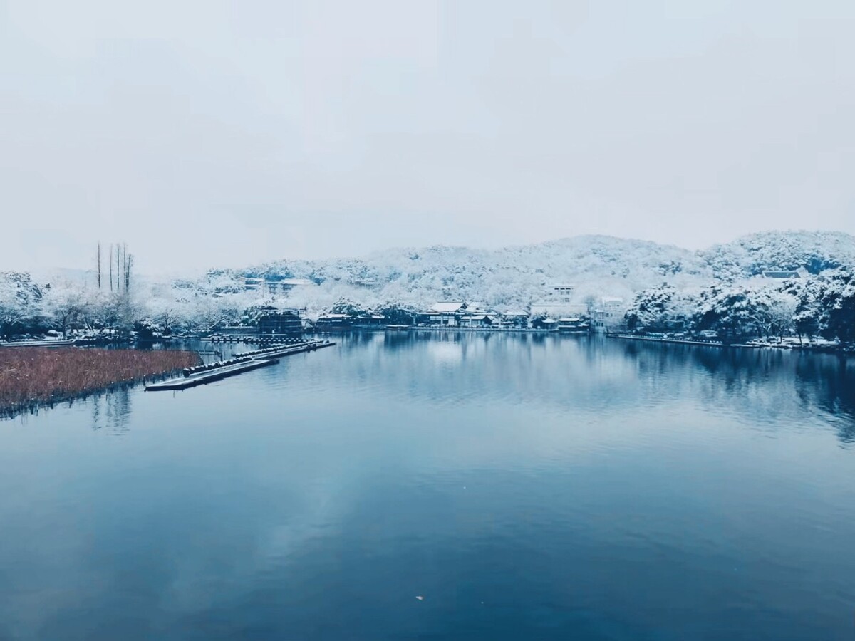 最新湖看雪，美景盡收眼底，最新湖景雪景，一覽無(wú)余的絕美風(fēng)光